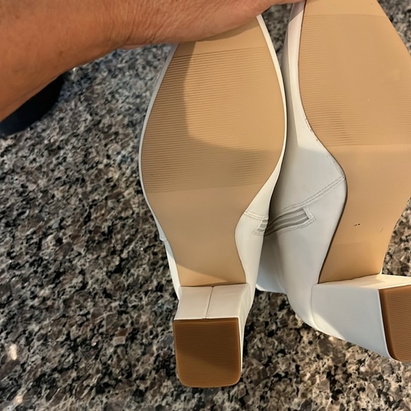 Steve Madden White short boots.NEW - Picture 6 of 7